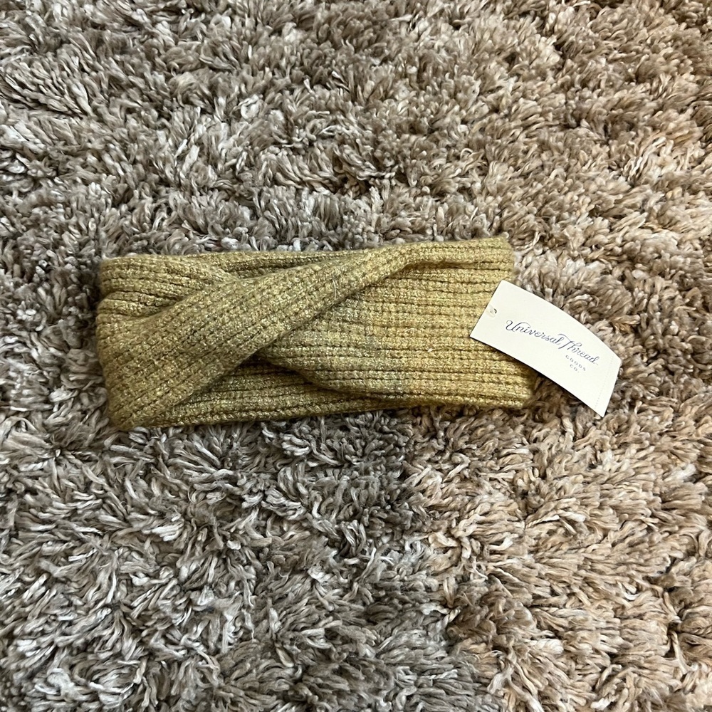 NWT Universal Thread greenish colored knit twist headband